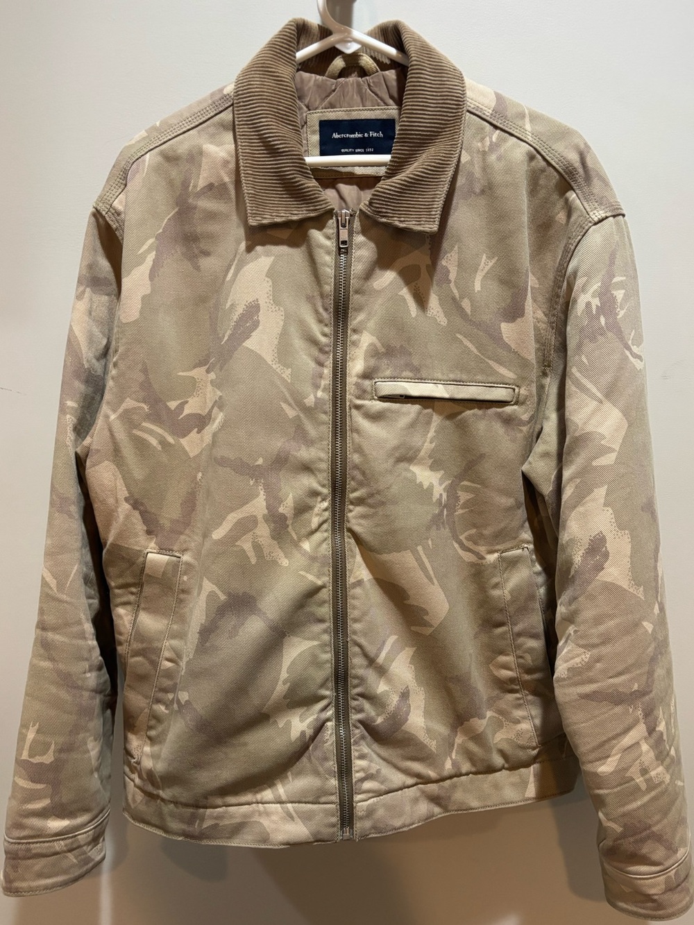 Abercrombie & Fitch Camo Workwear Quilted Cropped Boxy Jacket Medium
